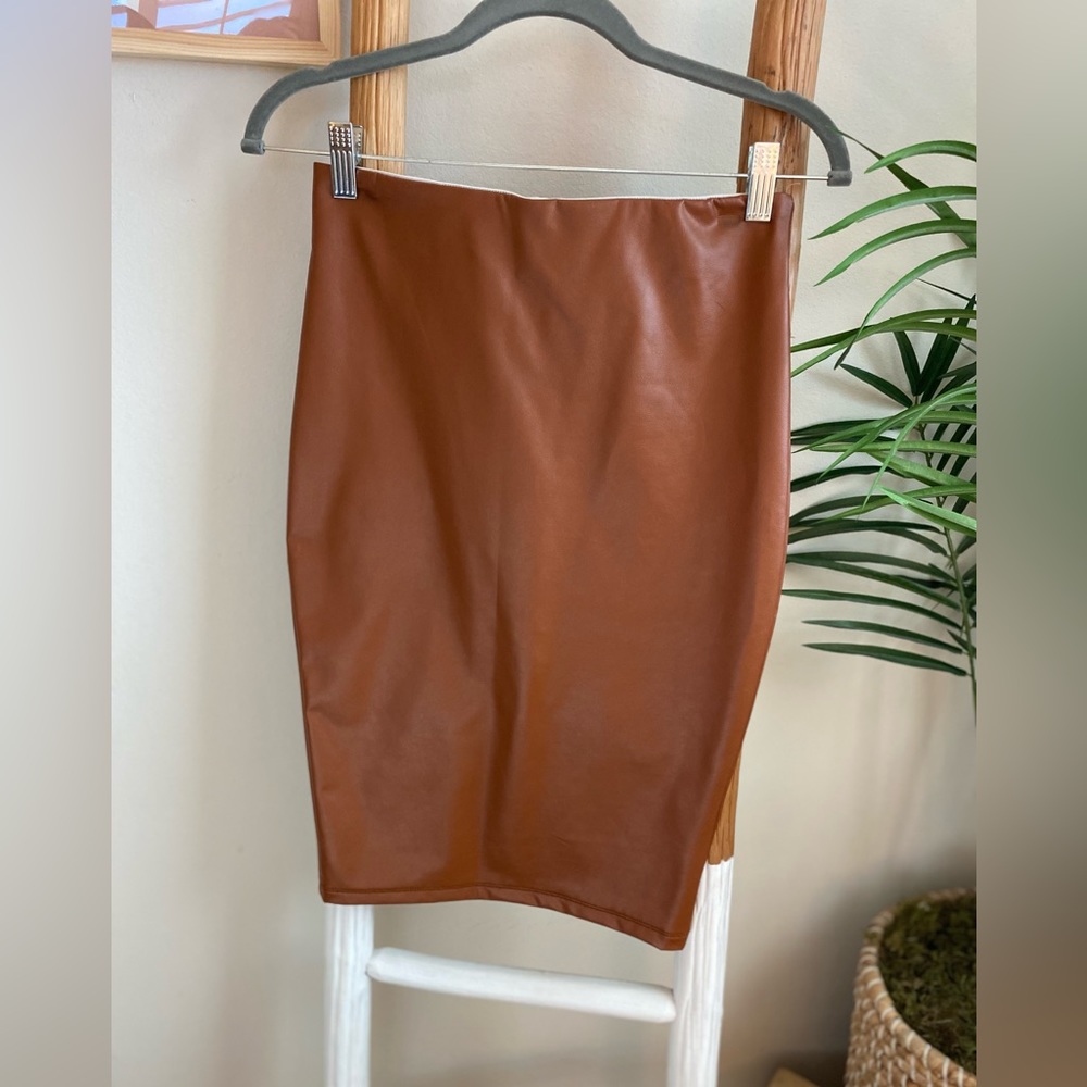 Women’s Faux leather pencil skirt
